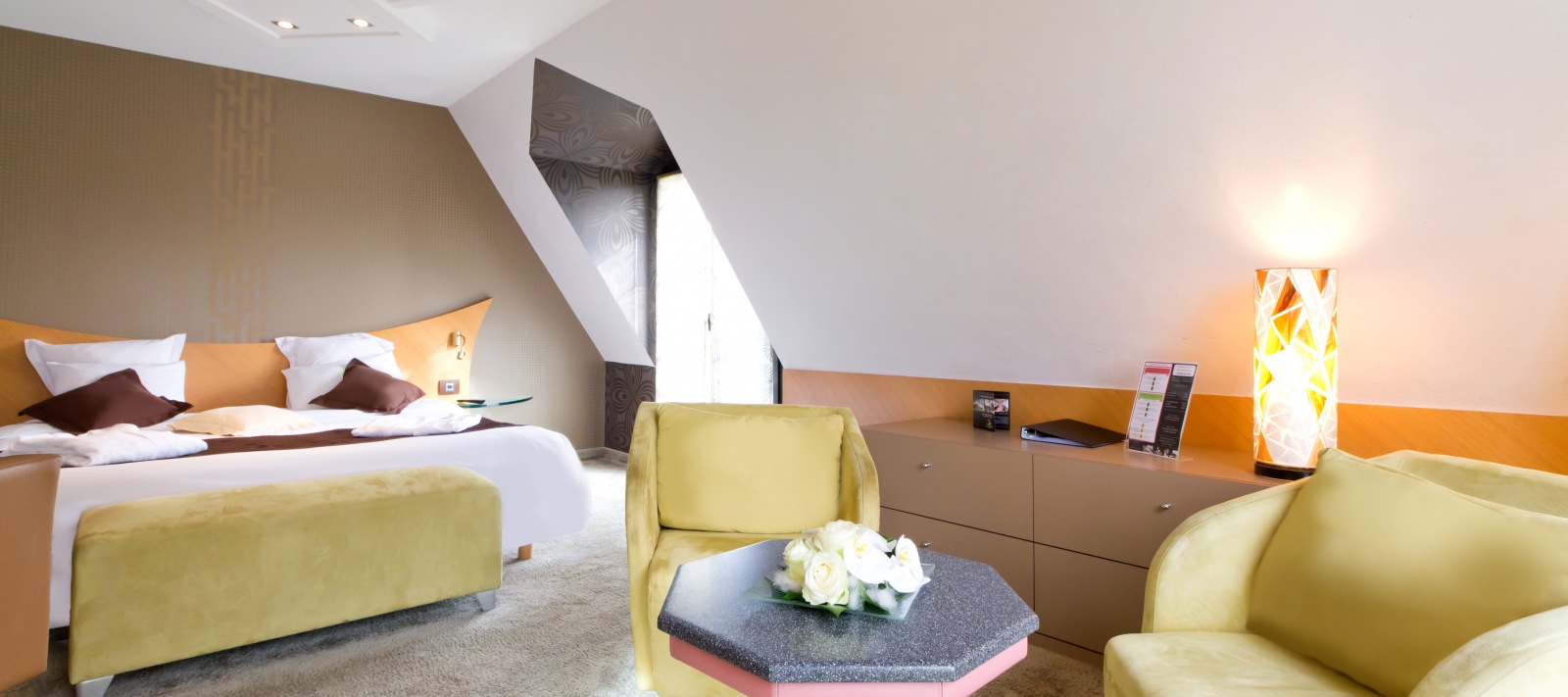 Luxury lounge suite
